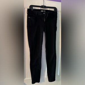 Gently worn Old Navy super skinny low rise black jeans size 8L